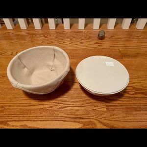 Longaberger basket with plastic bowl and lid